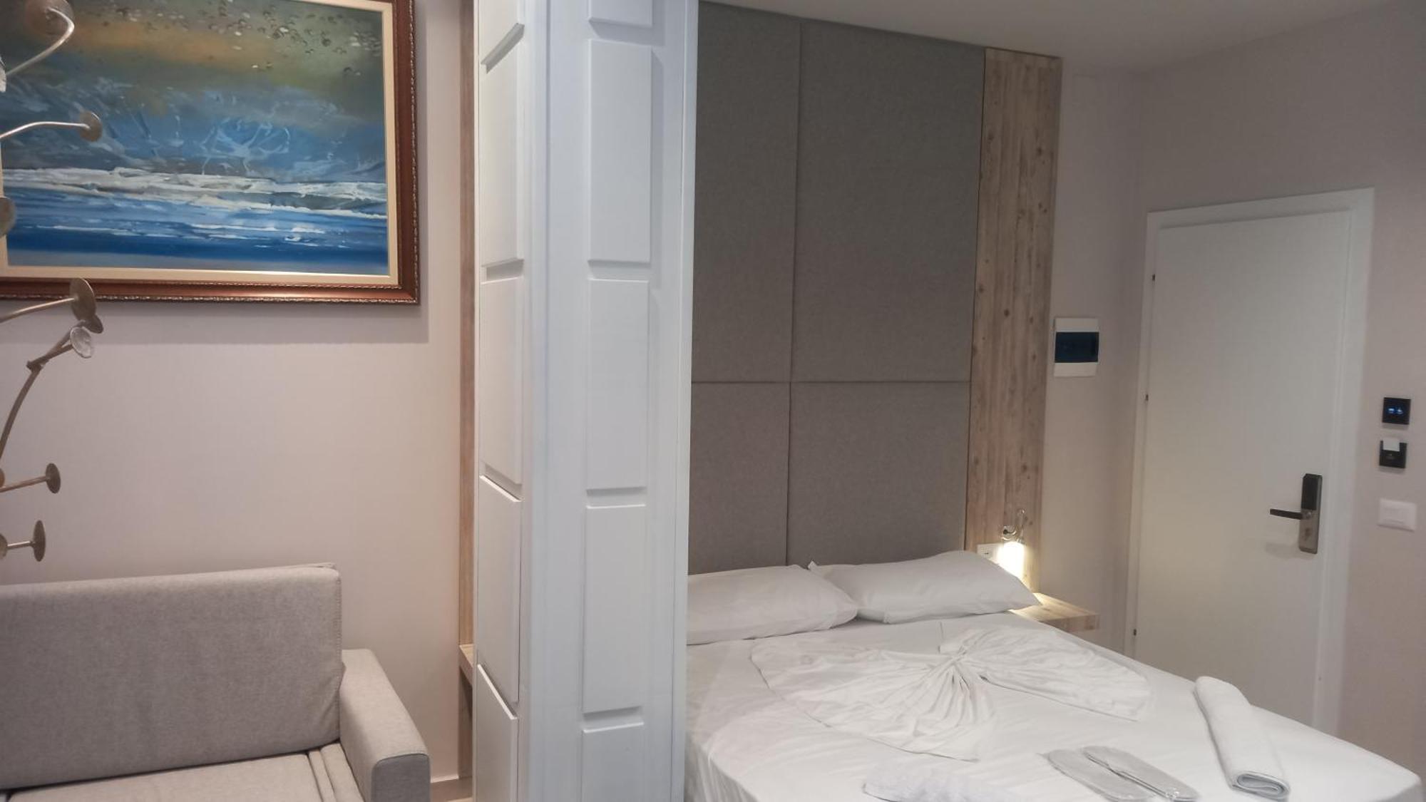 Hotel Aglon Vlorë Eksteriør billede