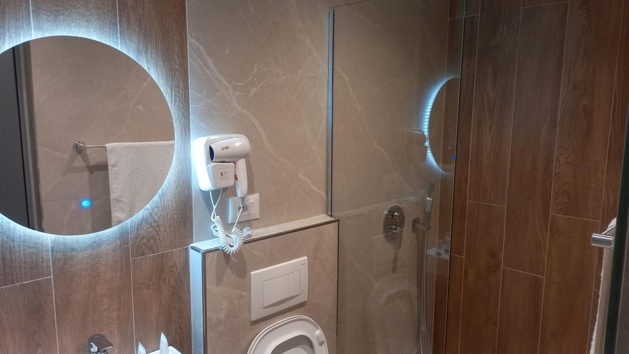 Hotel Aglon Vlorë Eksteriør billede