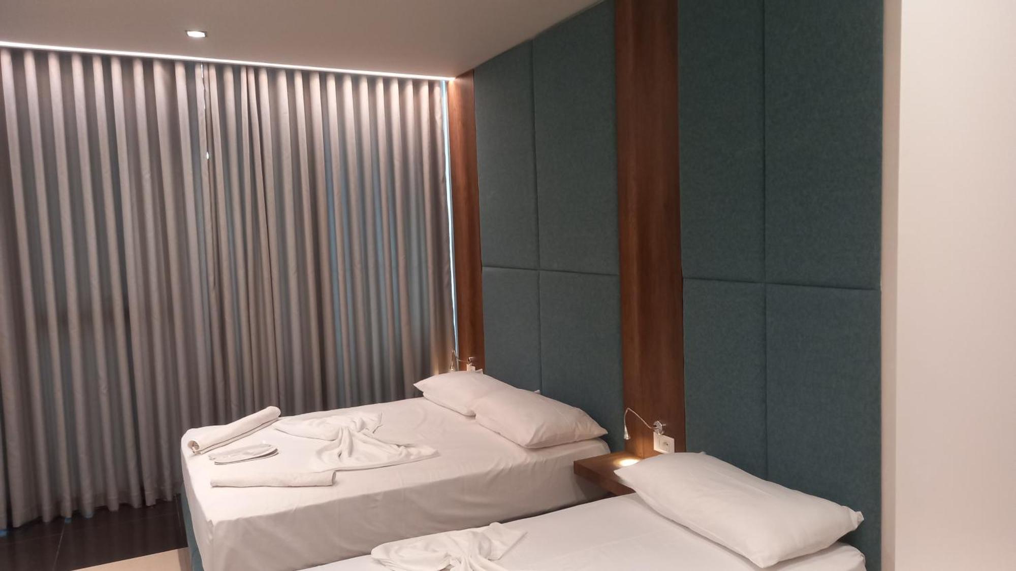 Hotel Aglon Vlorë Eksteriør billede